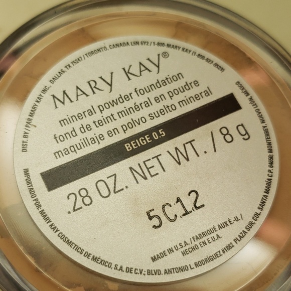 Makeup - Picture 2 of 3